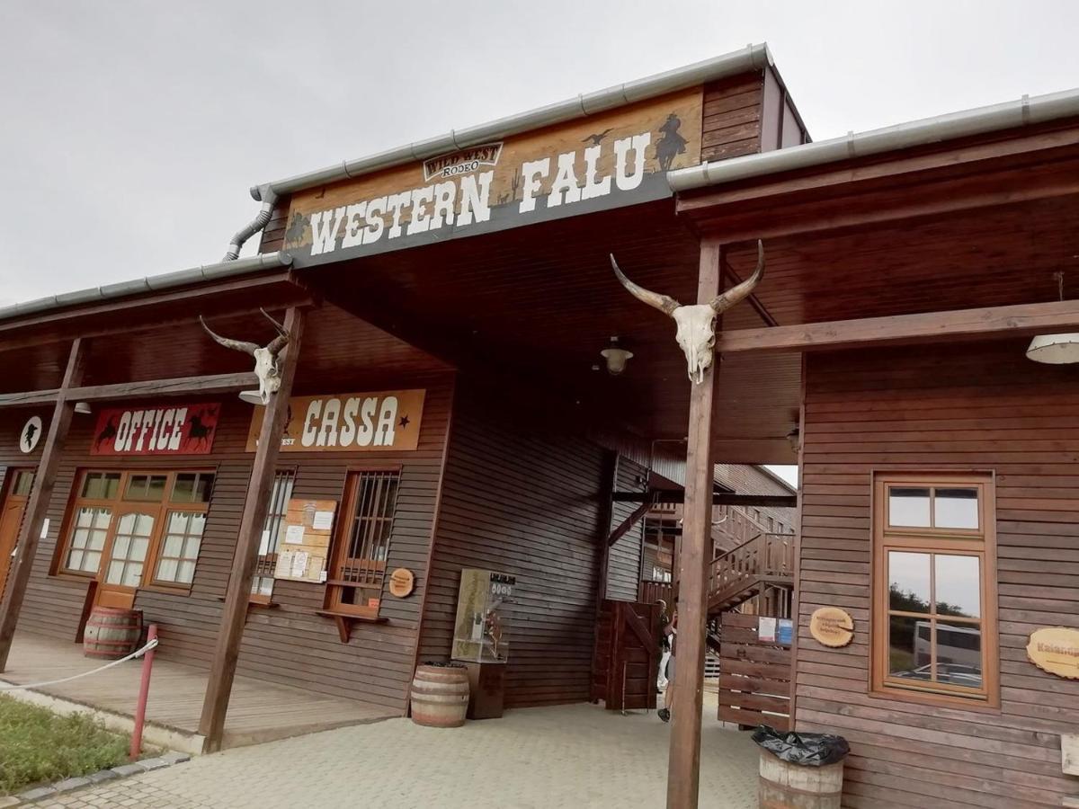 Tordas Western House Bed and Breakfast Εξωτερικό φωτογραφία